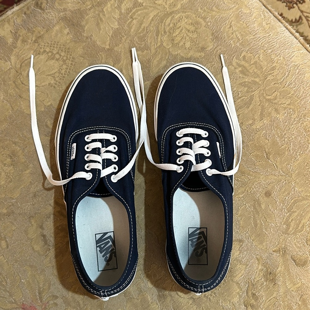 navy blue vans